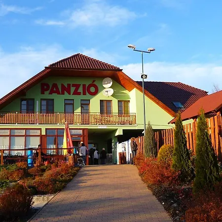 Bed & Breakfast Panorama Panzio 2*